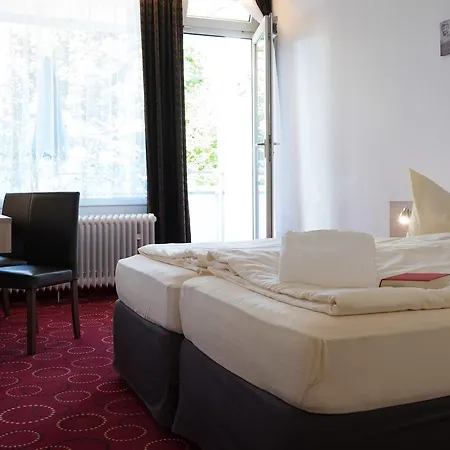 Promenade Hotel 3*